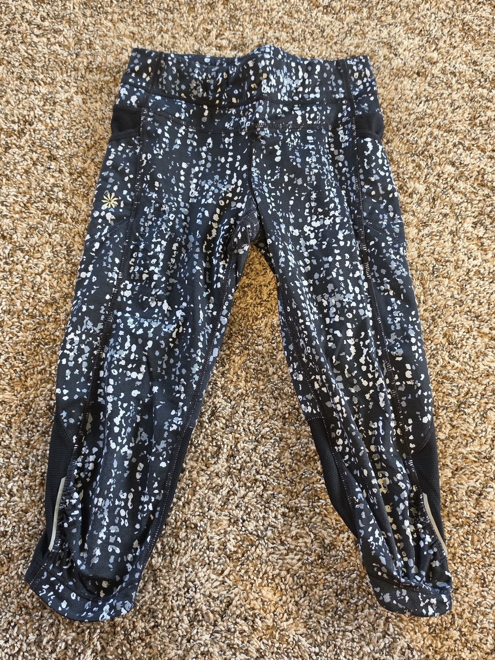 Women's Athleta Pebble Be Free Black & White Speckled Active Capri Pants XXS